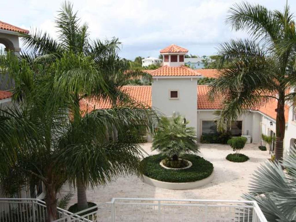 Hotel La Vista Azul Providenciales Exterior photo